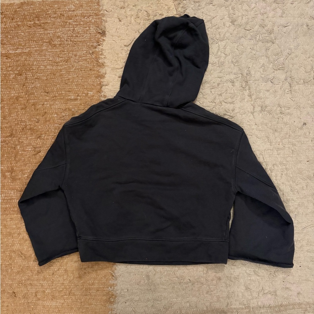 ALO Yoga Black Cropped Hoodie Jacket - Picture 2 of 4